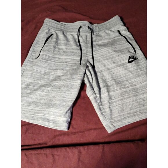 Men's Nike Gray/Black Long Sweat Shorts Size XL With Pockets Front & Back - Picture 3 of 8